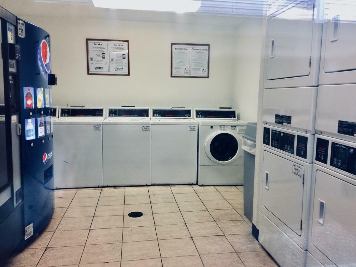 Intown Suites Extended Stay Jacksonville Fl St Johns Bluff Rd Екстер'єр фото
